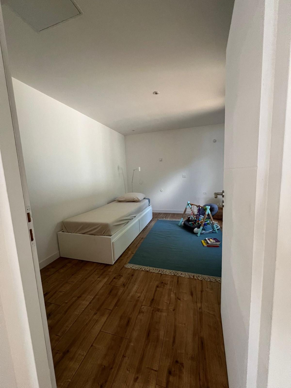 Salle à manger et poteau bois conservé